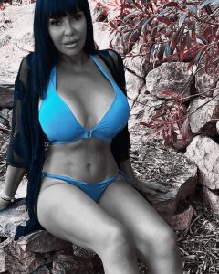 NaimaGuidi_7 Naima Guidi (Naimaladonnapuma) milf su Onlyfans - Foto in costume azzurro